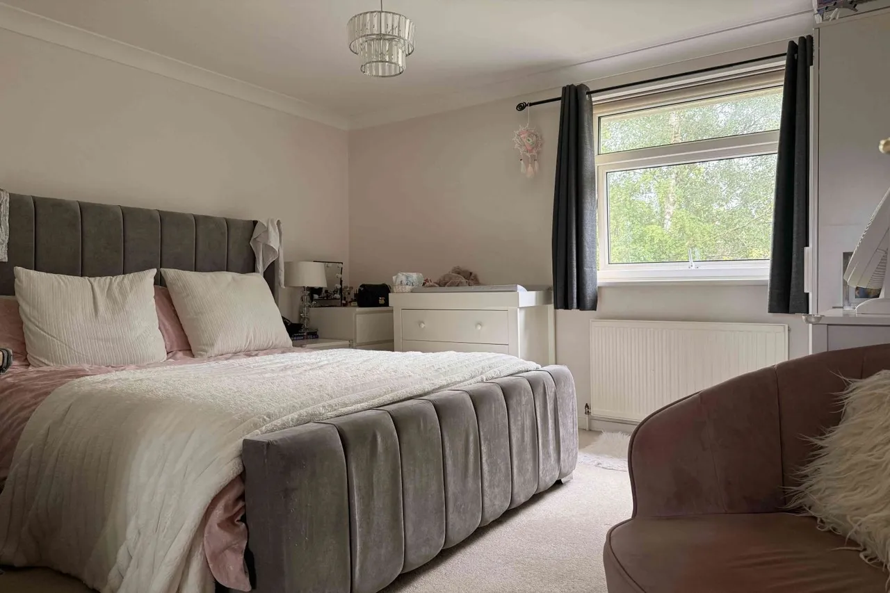 Somergate, Horsham, RH12, photo 4