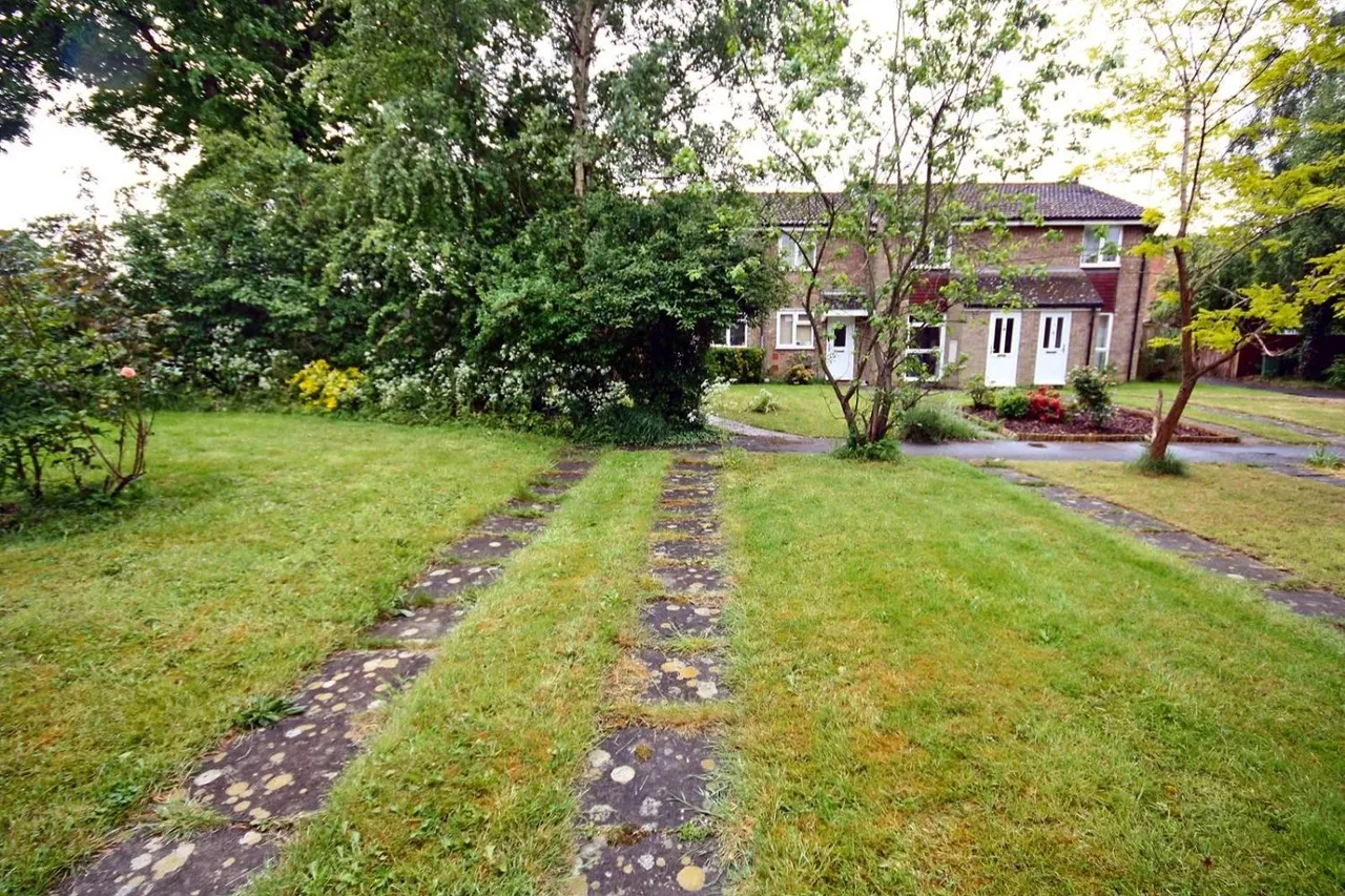 Somergate, Horsham, RH12, photo 8