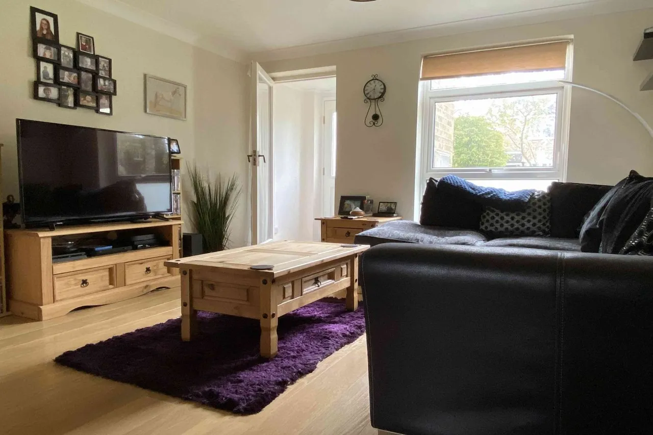 Somergate, Horsham, RH12, photo 2