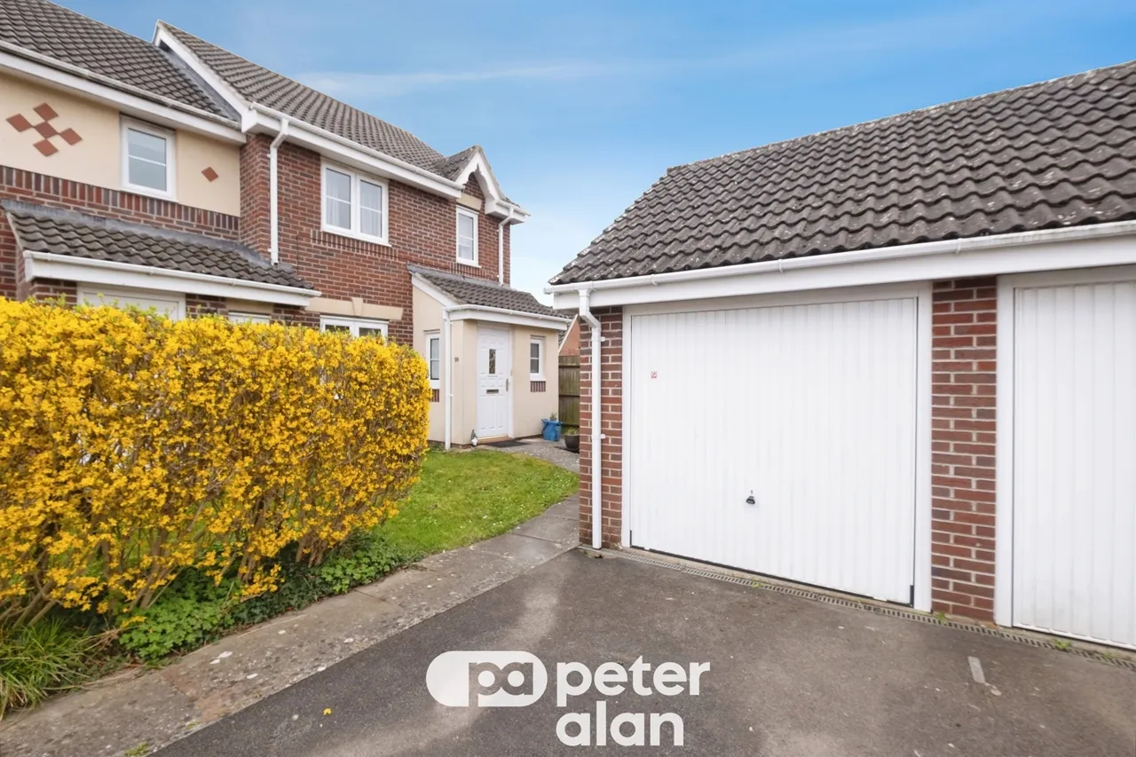 Cornpoppy Avenue, Monmouth, NP25, photo 6