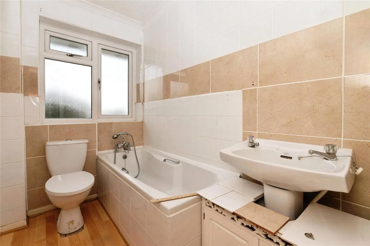 Market Avenue, Wickford, Essex, SS12, photo 9