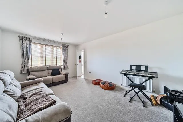 Harris Close, Banbury, OX16, photo 2