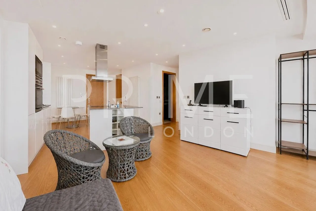 Crossharbour Plaza, Canary Wharf, E14, photo 6