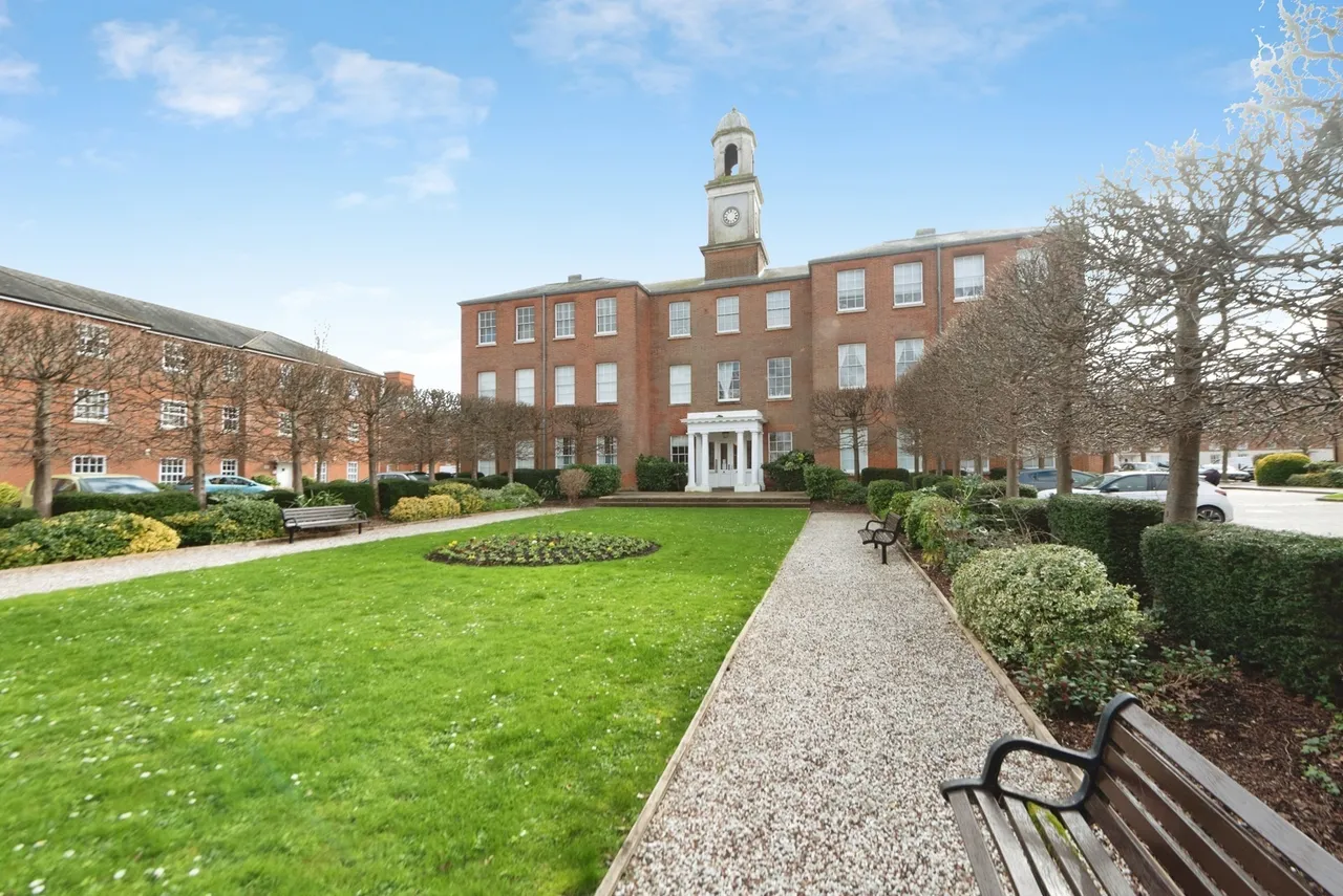 1 bed flat for sale, North Square, Knowle, PO17