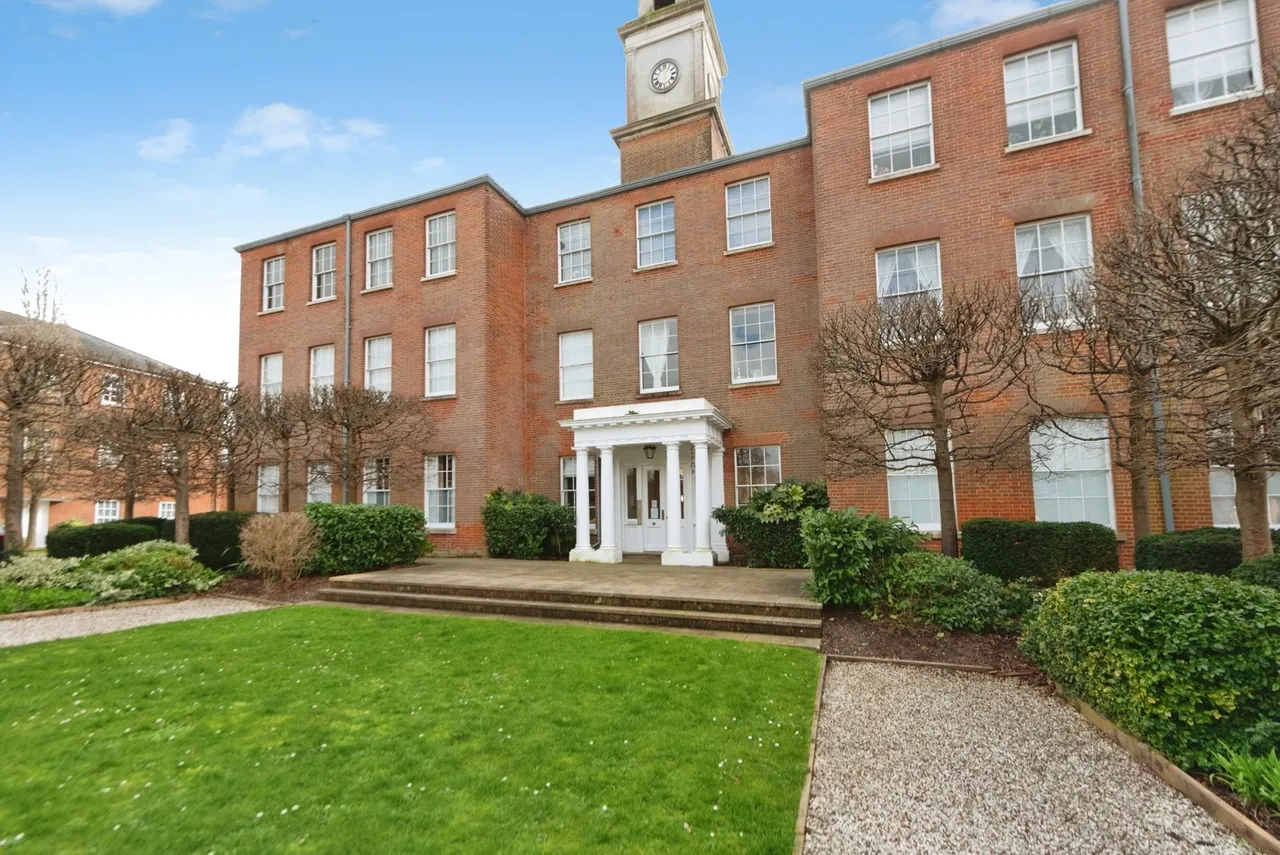 North Square, Knowle, PO17, photo 5