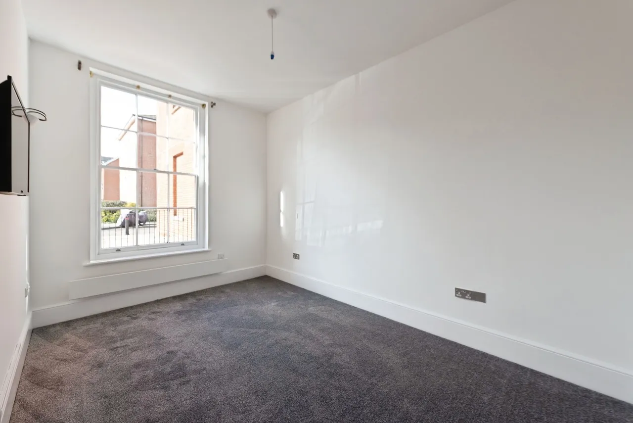 North Square, Knowle, PO17, photo 7