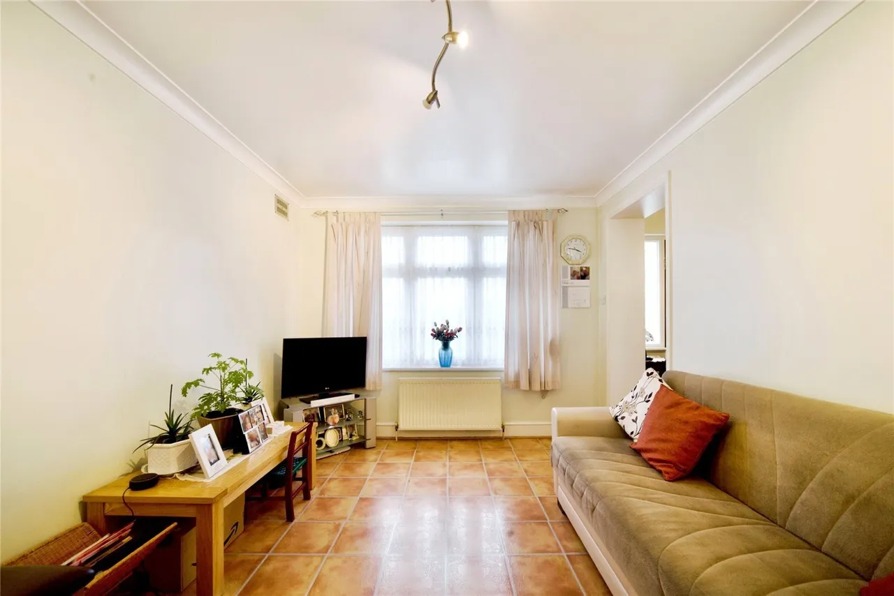 Cambourne Avenue, London, N9, photo 6
