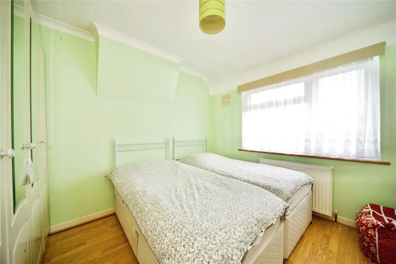 Cambourne Avenue, London, N9, photo 13