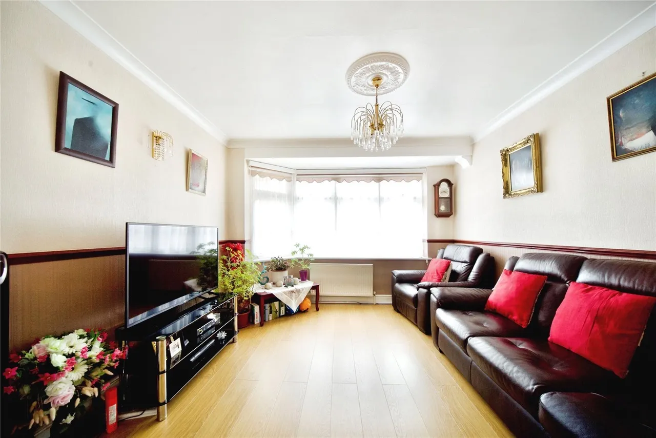 Cambourne Avenue, London, N9, photo 5