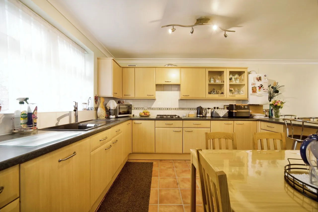 Cambourne Avenue, London, N9, photo 9