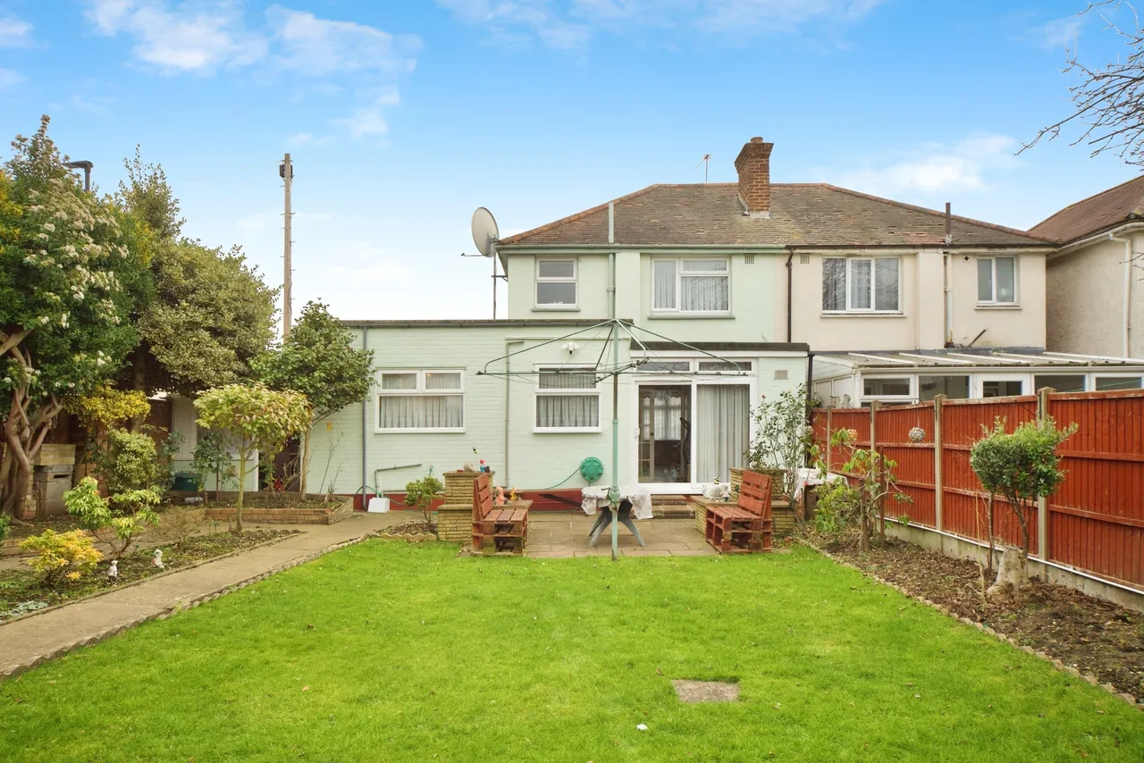 Cambourne Avenue, London, N9, photo 15