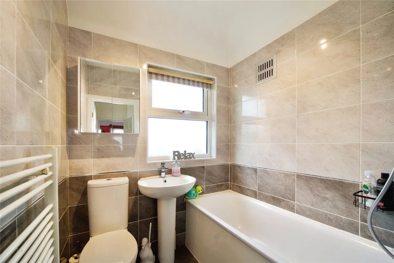 Cambourne Avenue, London, N9, photo 14