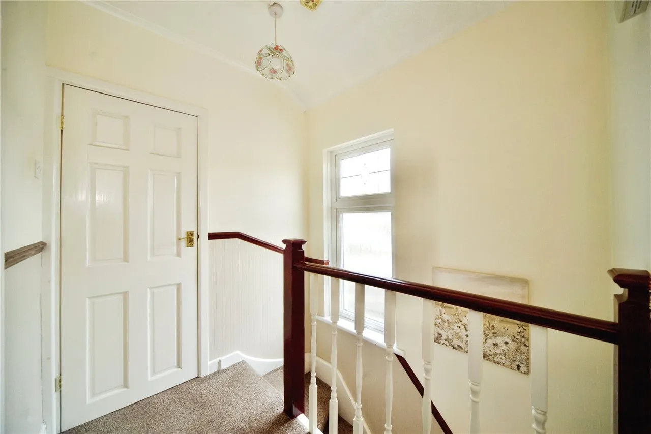 Cambourne Avenue, London, N9, photo 11
