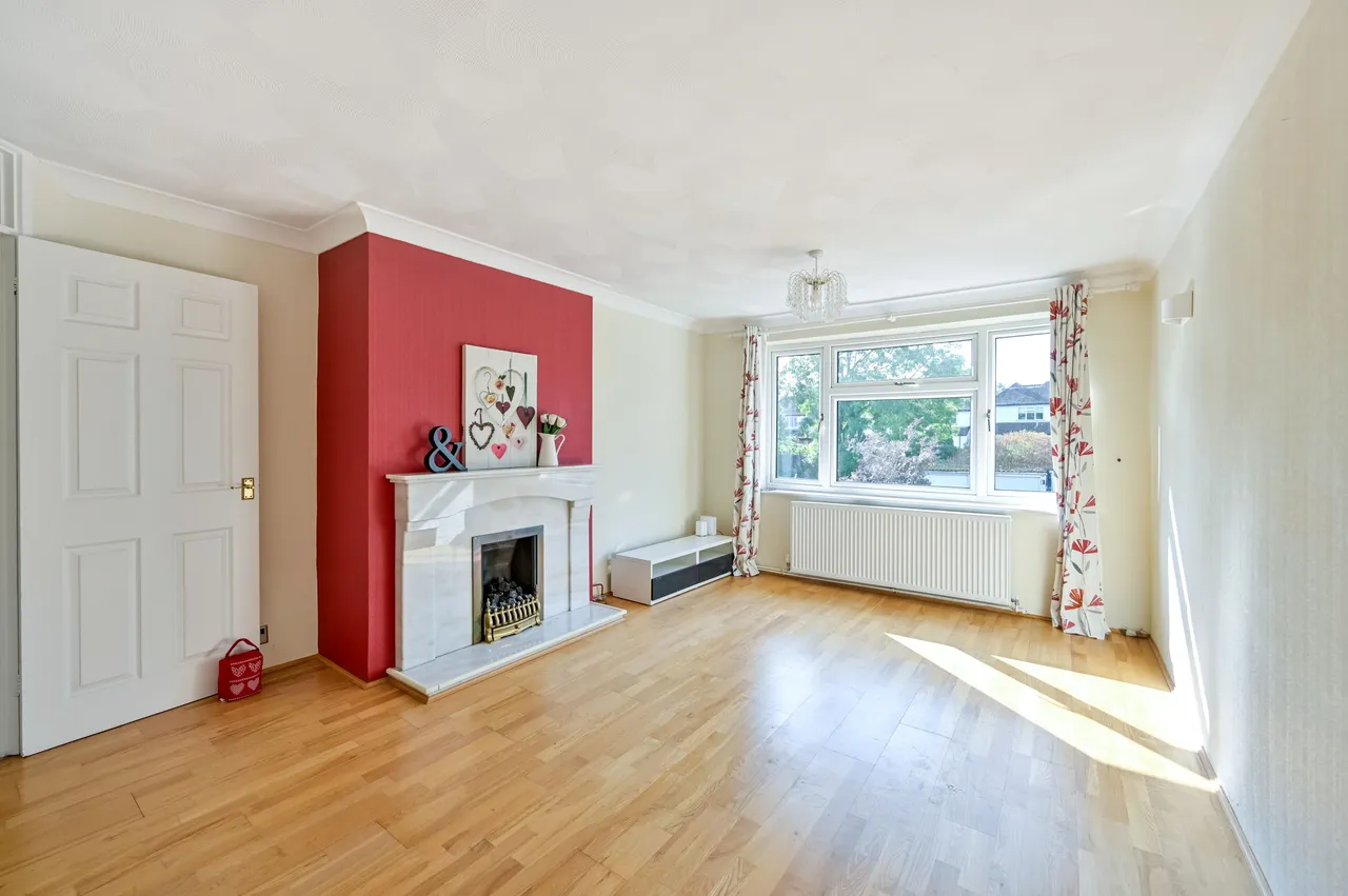 19 Blakes Lane, New Malden, photo 2