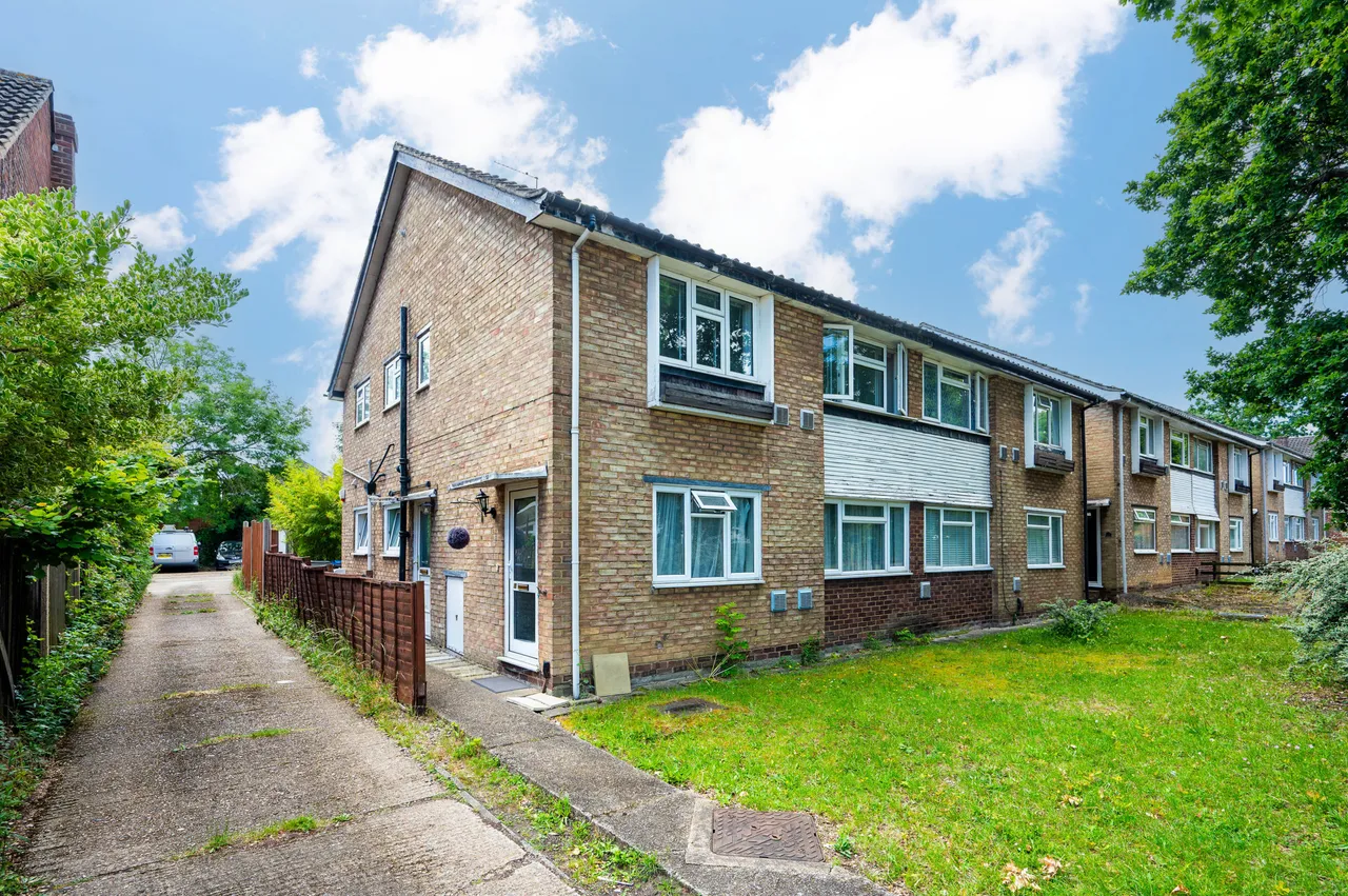2 bed flat for sale — 19 Blakes Lane, New Malden