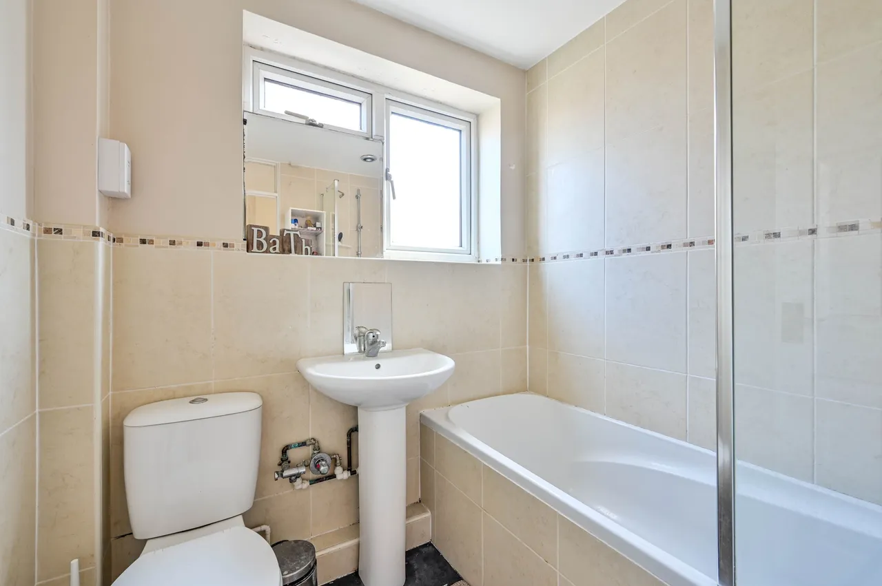 19 Blakes Lane, New Malden, photo 5