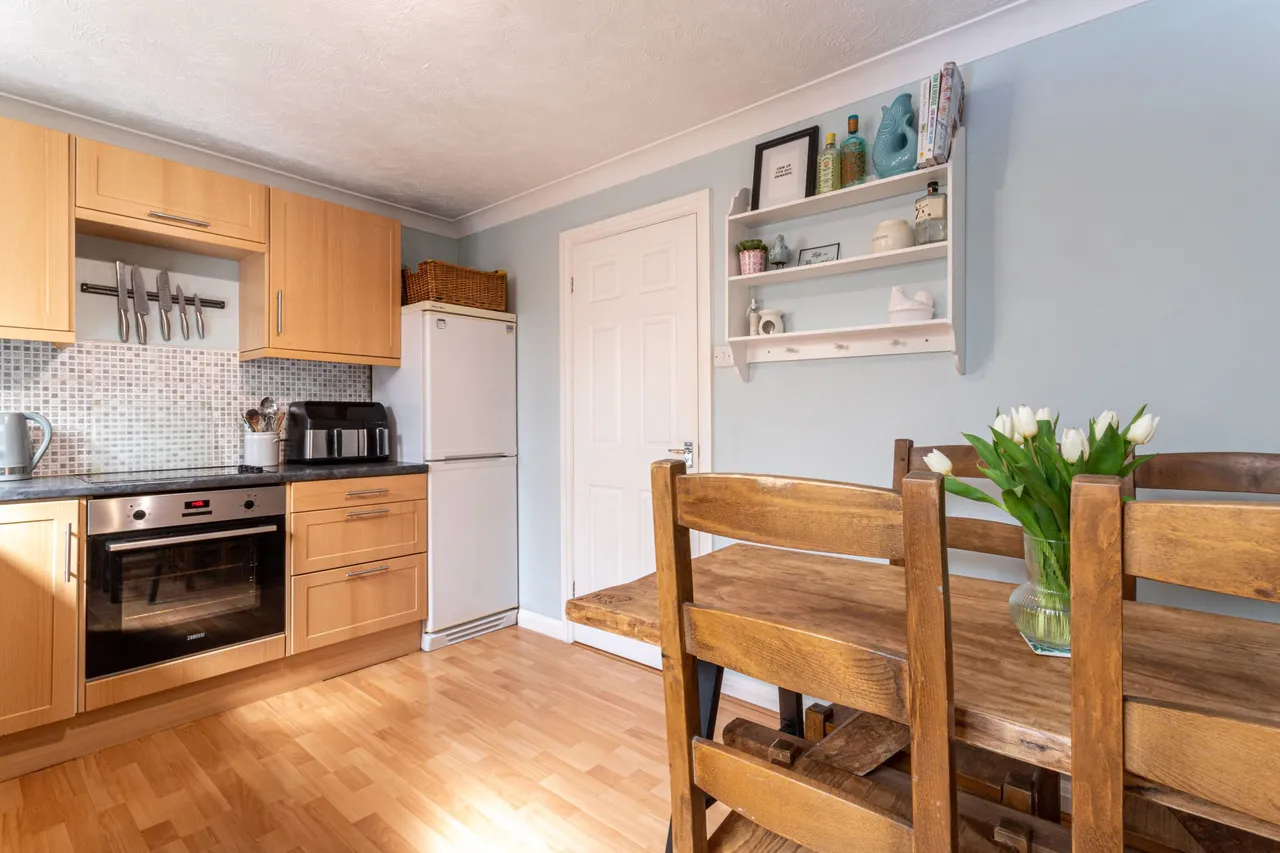Hop Garden Road, Hook, RG27 9SU, photo 5