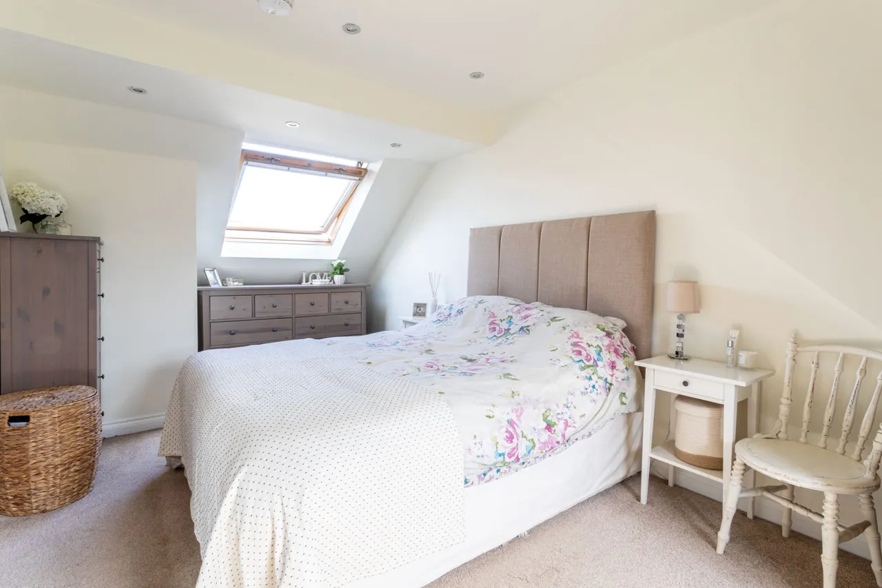 Hop Garden Road, Hook, RG27 9SU, photo 6