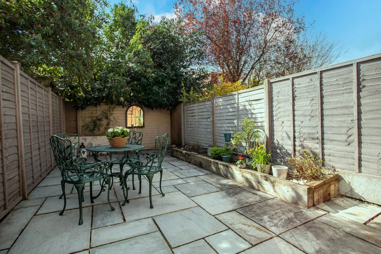 Hop Garden Road, Hook, RG27 9SU, photo 13