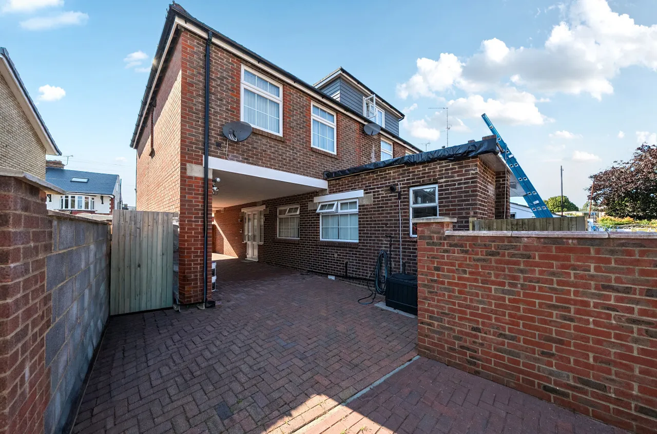 Chatsworth Avenue, Portsmouth, PO6, photo 8