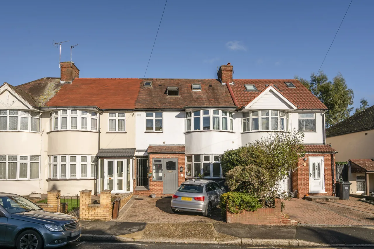 4 bed house for sale — 92 Worton Road, Isleworth