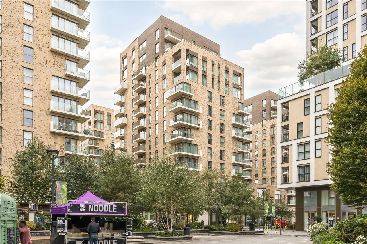 1 bed flat to rent — Pegler Square, London, SE3 9GW