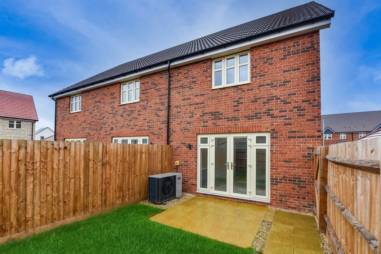 Cranbrook Close, Patterdown, SN15, photo 9