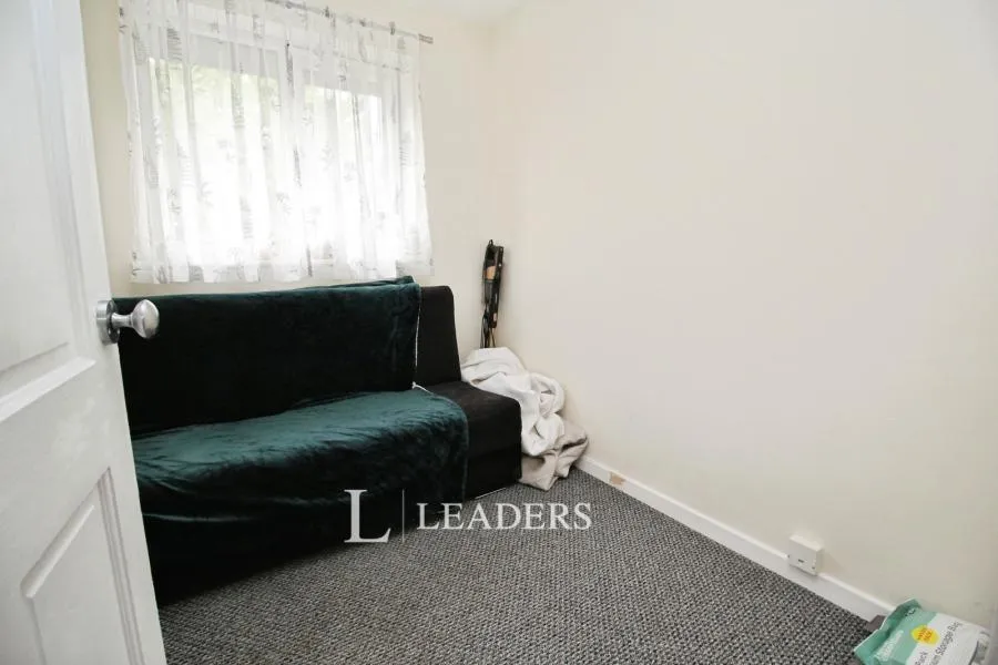 Martin Close, Neath Hill, MK14, photo 10
