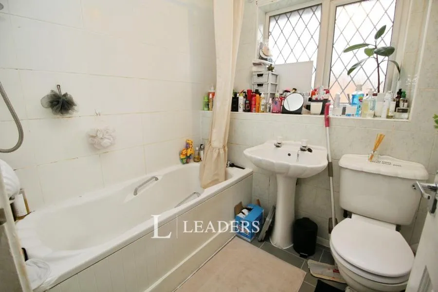 Martin Close, Neath Hill, MK14, photo 9