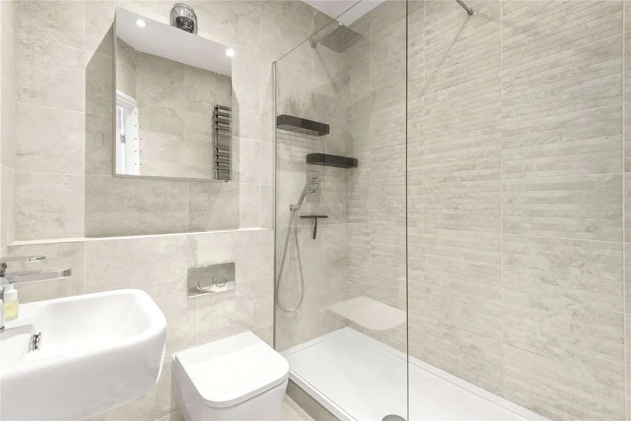 Tregarvon Road, London, SW11, photo 5