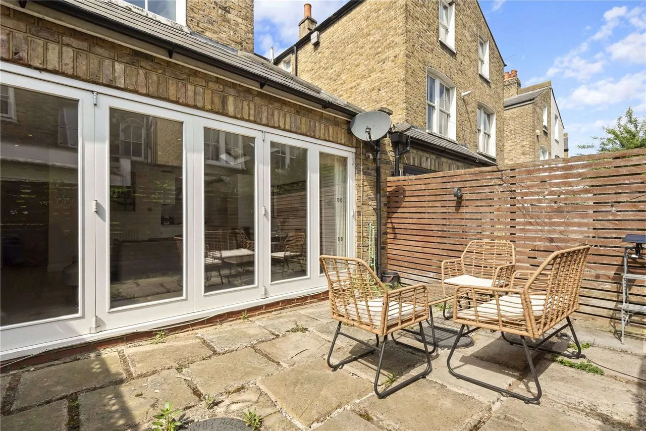 Tregarvon Road, London, SW11, photo 7