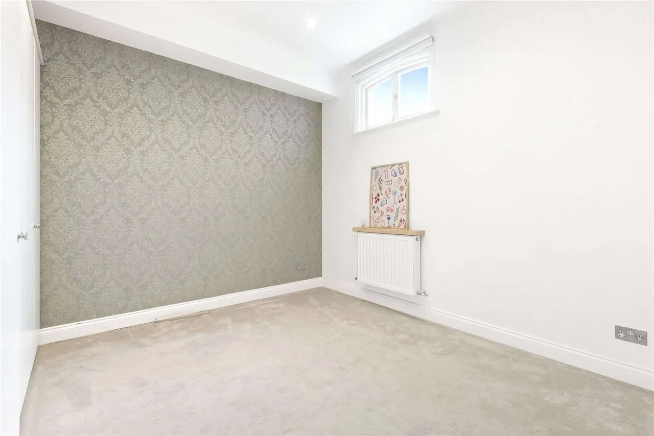 Tregarvon Road, London, SW11, photo 6