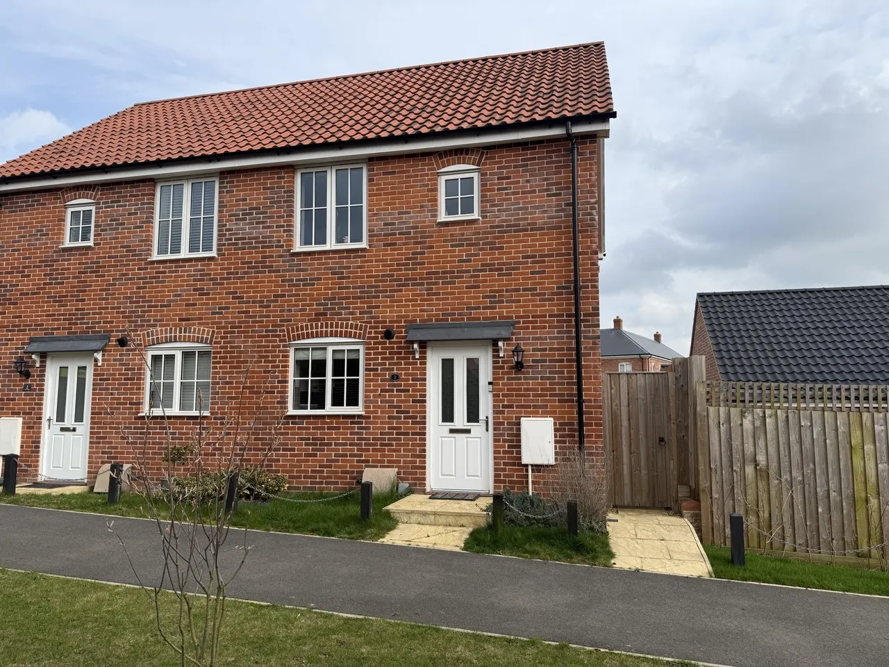 2 bed house for sale, How Walk, Onehouse, IP14