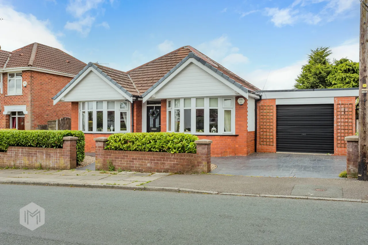 2 bed house for sale — Mile Lane, Bury, BL8 2DS