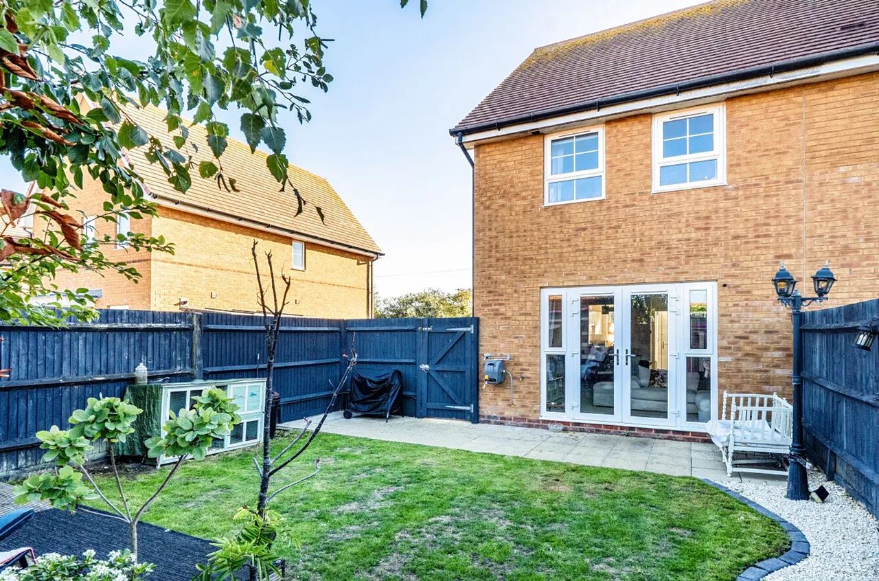 Hubble Close, Selsey, PO20, photo 21