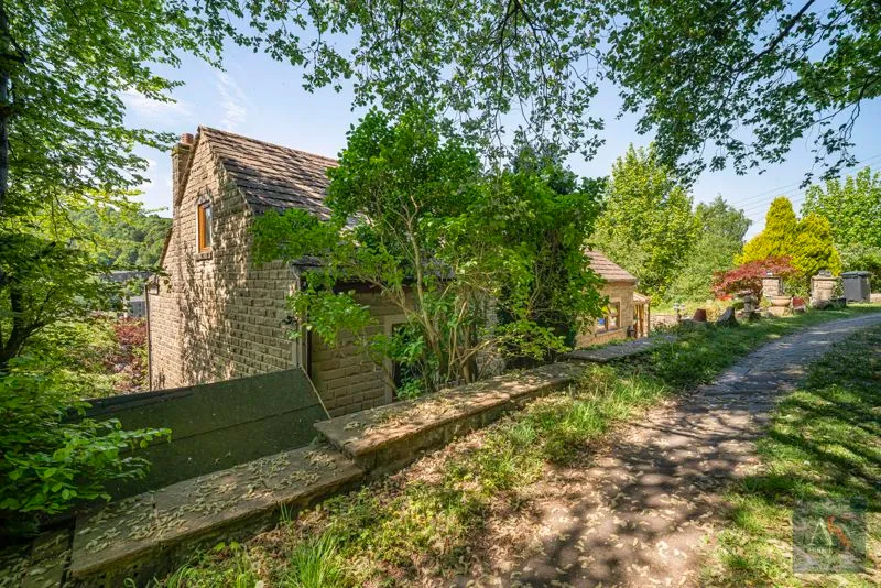 5 Top O Th Hill Road, Todmorden OL14 6QA, photo 32