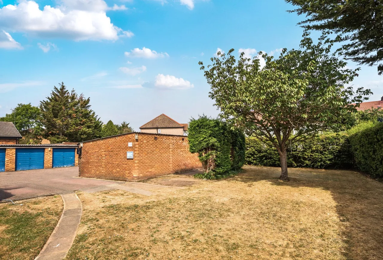 Slough Lane, London, NW9 8QJ, photo 6