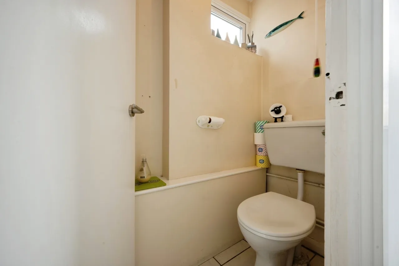 Bradgate Road, BEDFORD, Bedfordshire, MK40, photo 9