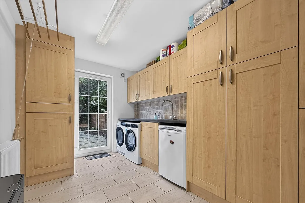 Heyes Leigh Heyes Drive, Timperley, Cheshire WA15 6EY, photo 13