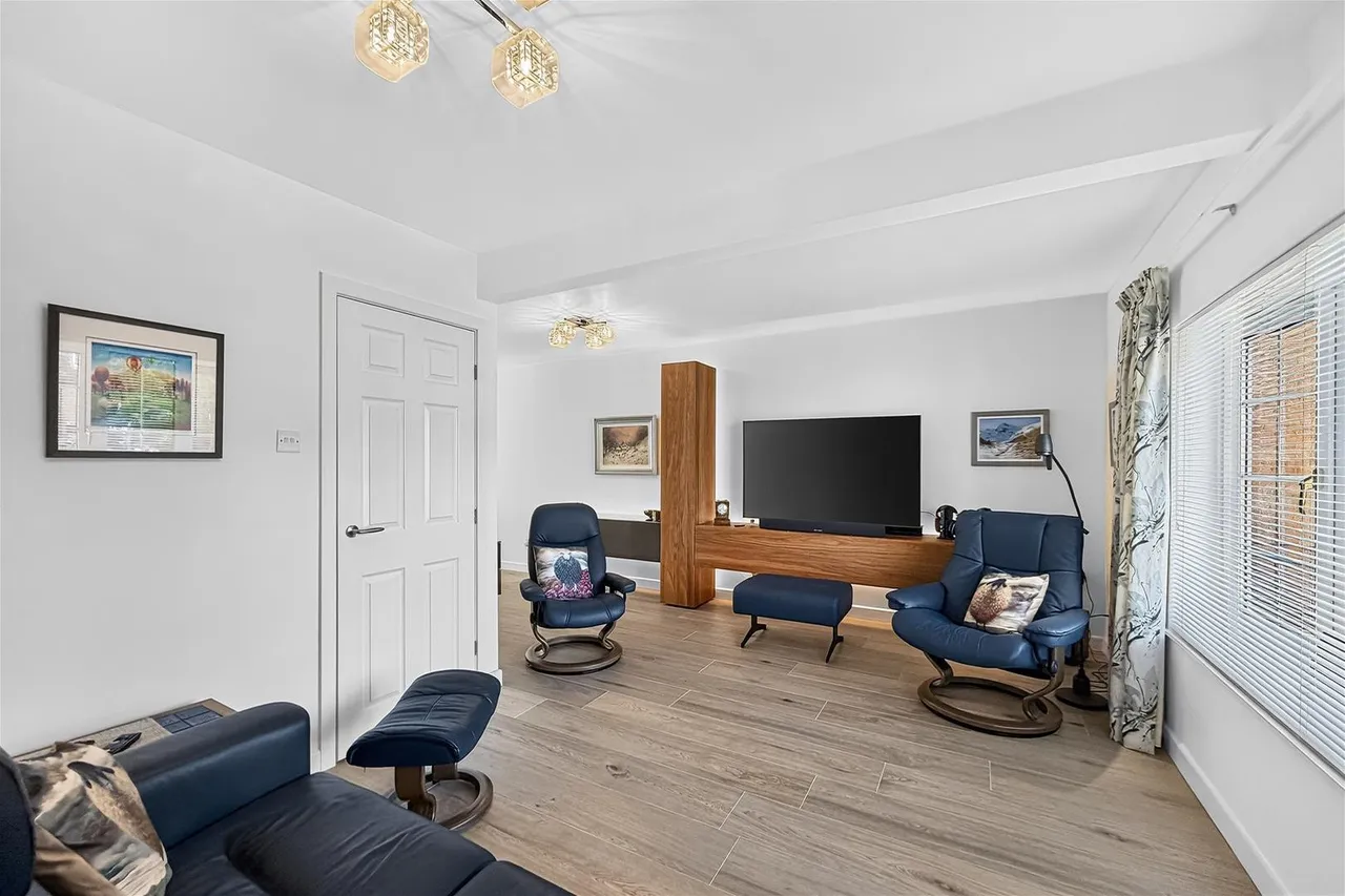 Heyes Leigh Heyes Drive, Timperley, Cheshire WA15 6EY, photo 6