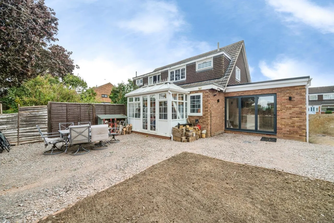 Cornelia Close, Bletchley, Milton Keynes, Buckinghamshire, MK2, photo 20