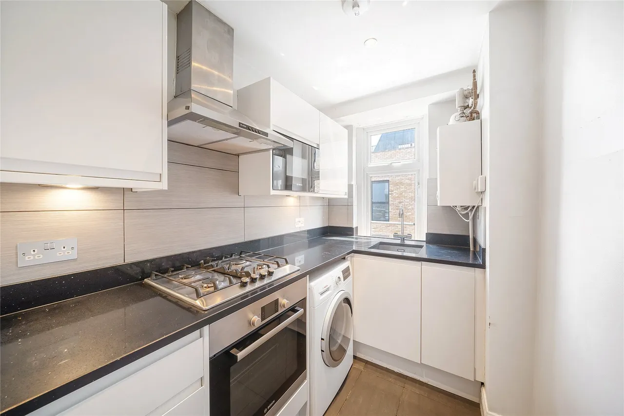 Fulham High Street, London, SW6, photo 6