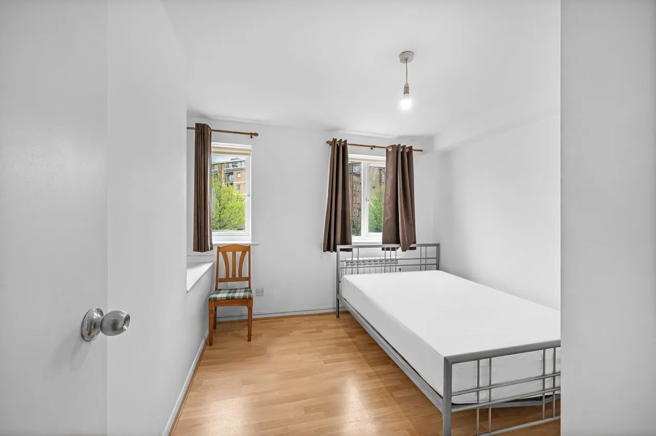 Westferry Road, London, E14, photo 3