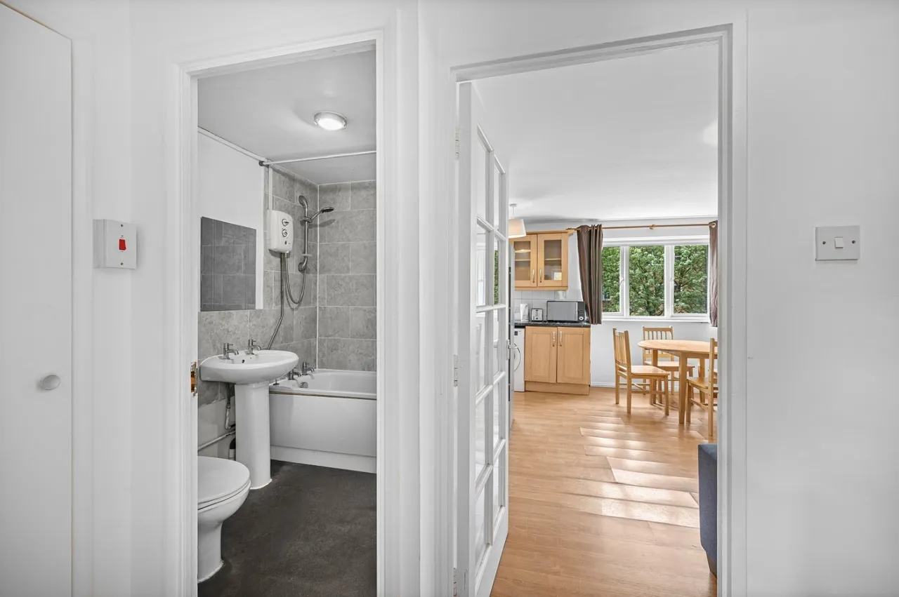 Westferry Road, London, E14, photo 5