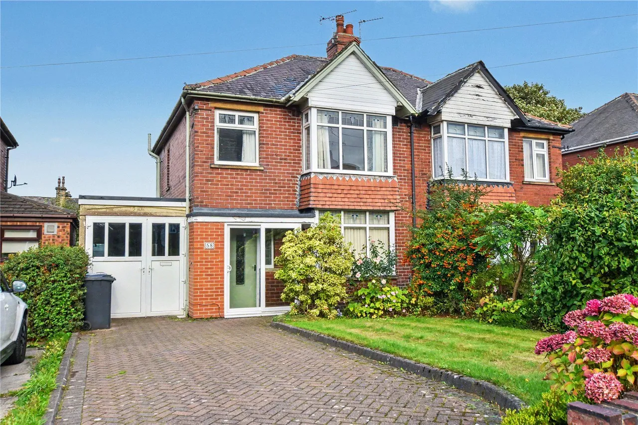 3 bed house for sale, Corporation Street, Morley, LS27