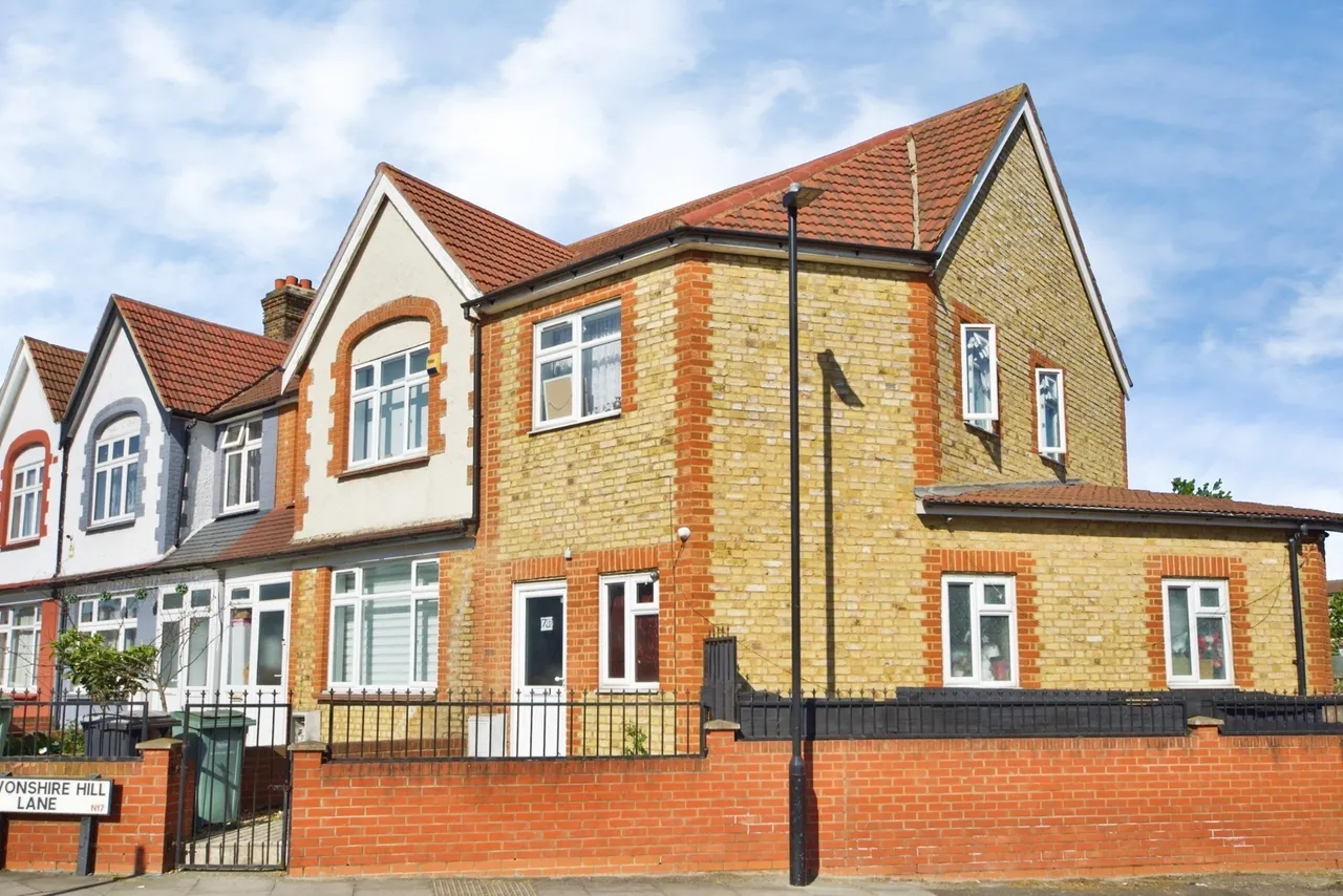 3 bed house for sale — Great Cambridge Road, LONDON, London, N17