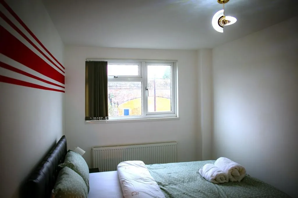 Rostron Avenue, Manchester, M12, photo 17
