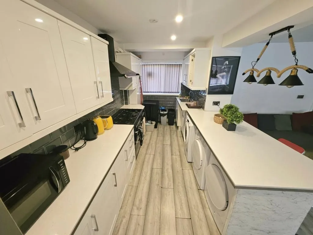 Rostron Avenue, Manchester, M12, photo 9