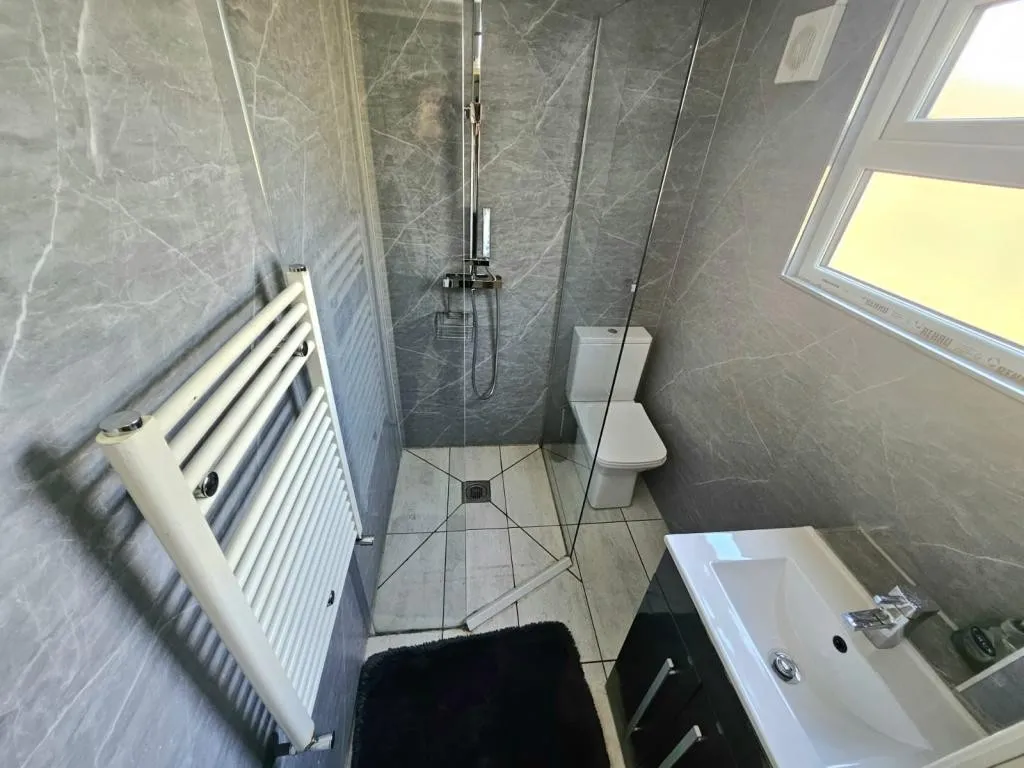 Rostron Avenue, Manchester, M12, photo 13