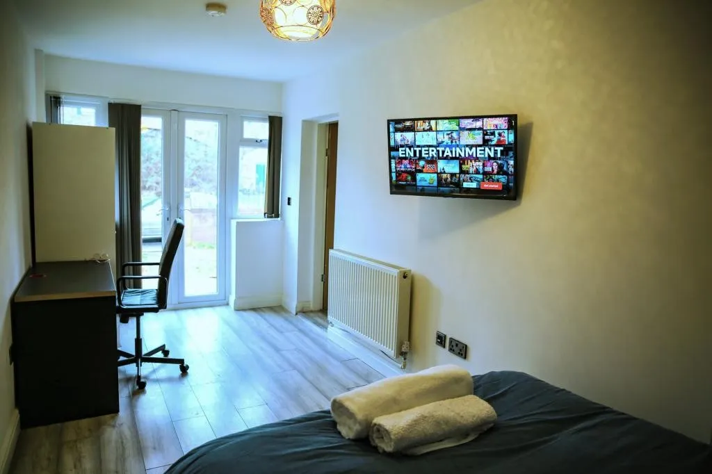 Rostron Avenue, Manchester, M12, photo 11